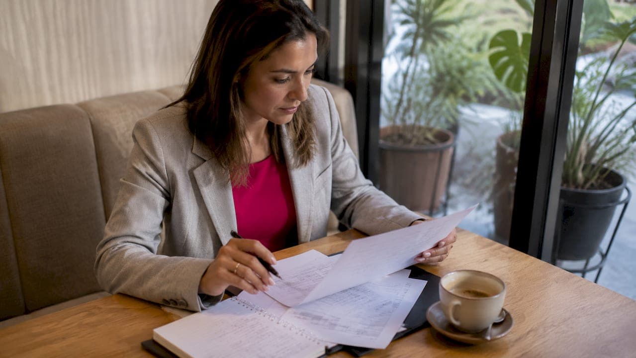 Cómo solicitar facturación corporativa en servicios de viaje